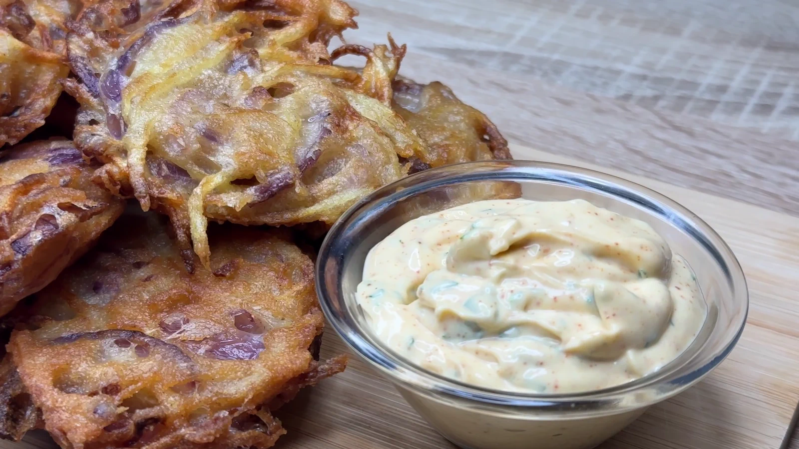 Frittelle di patate e cipolle croccantissime - Foto 3