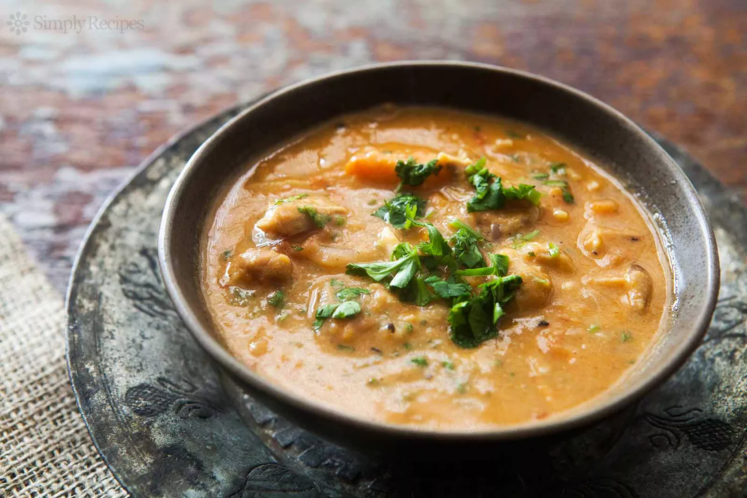 Stufato Africano di Pollo e Arachidi: Sapori Autentici dell'Africa Occidentale