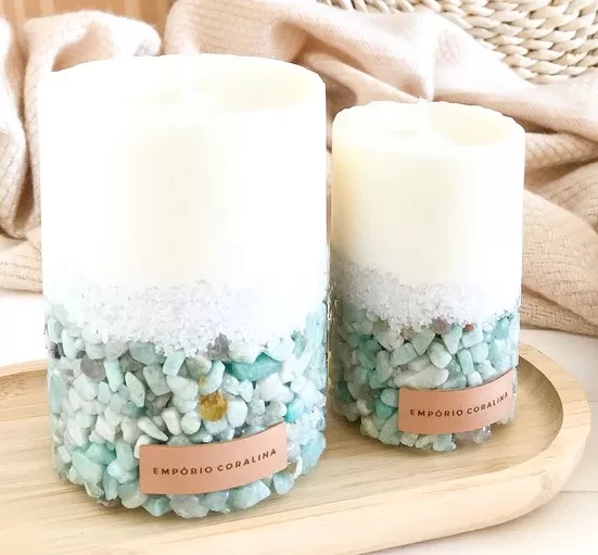 09 - Duo de velas aromáticas com Amazonitas, coleção Lunares, da marca Empório Carolina