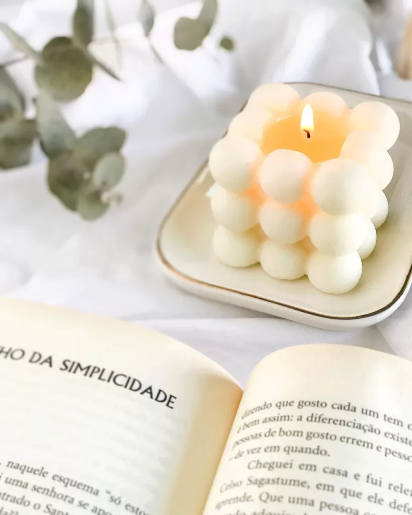 6 - Vela aromática Bublee, da Empório Coralina